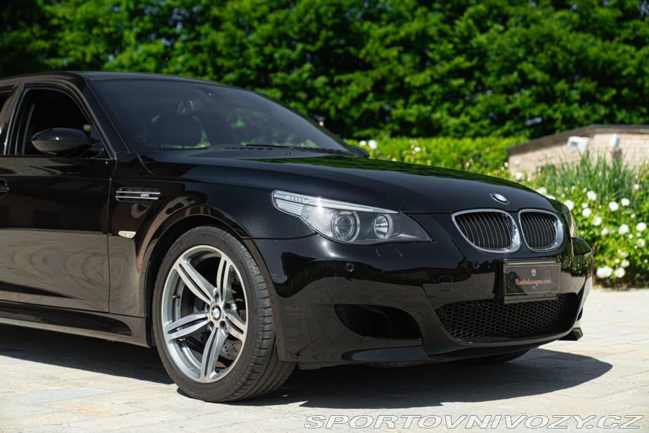 2005 BMW M5 - 15
