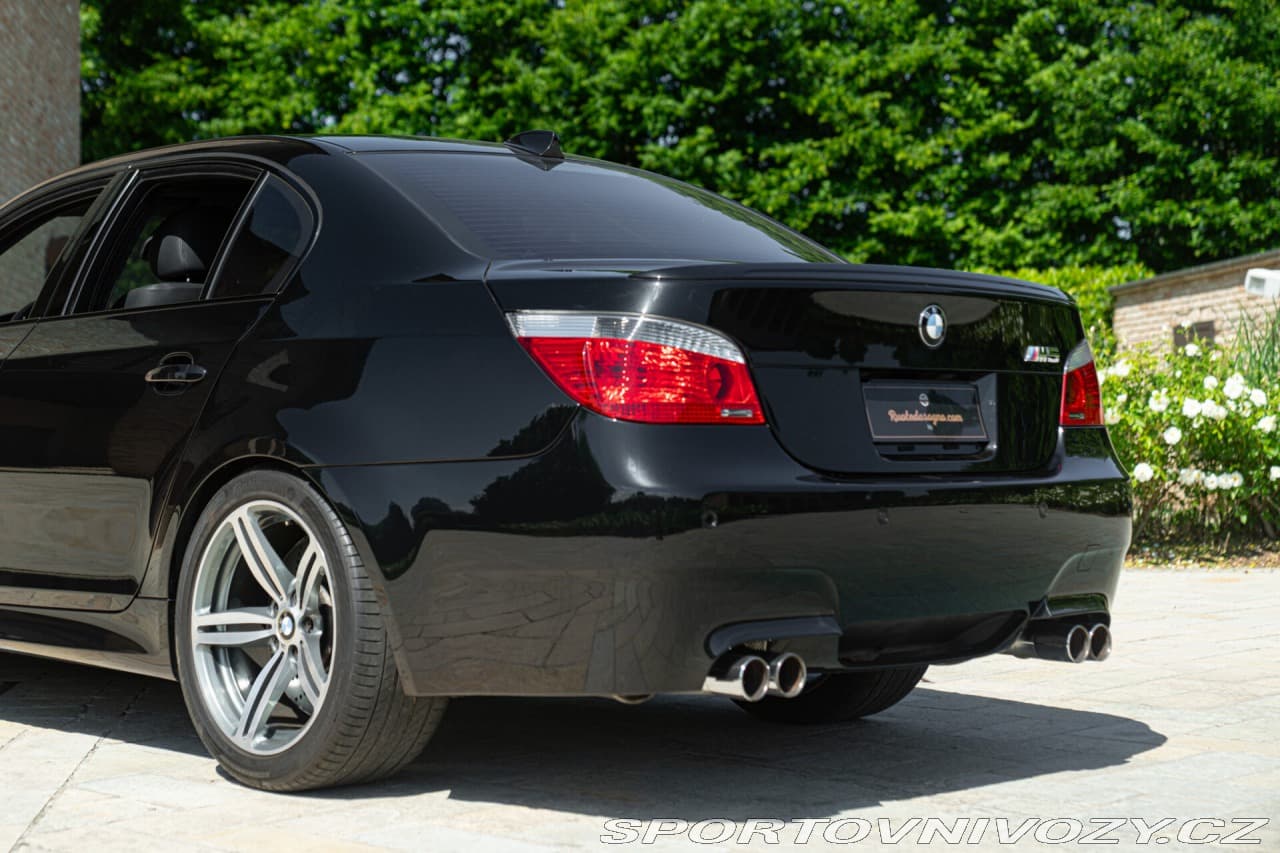 2005 BMW M5 - 16