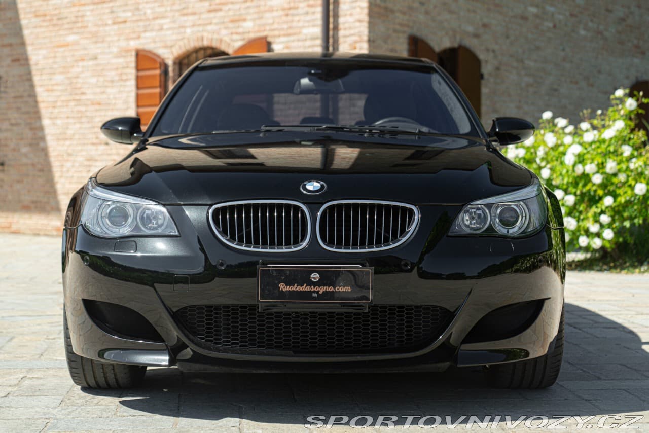 2005 BMW M5 - 3