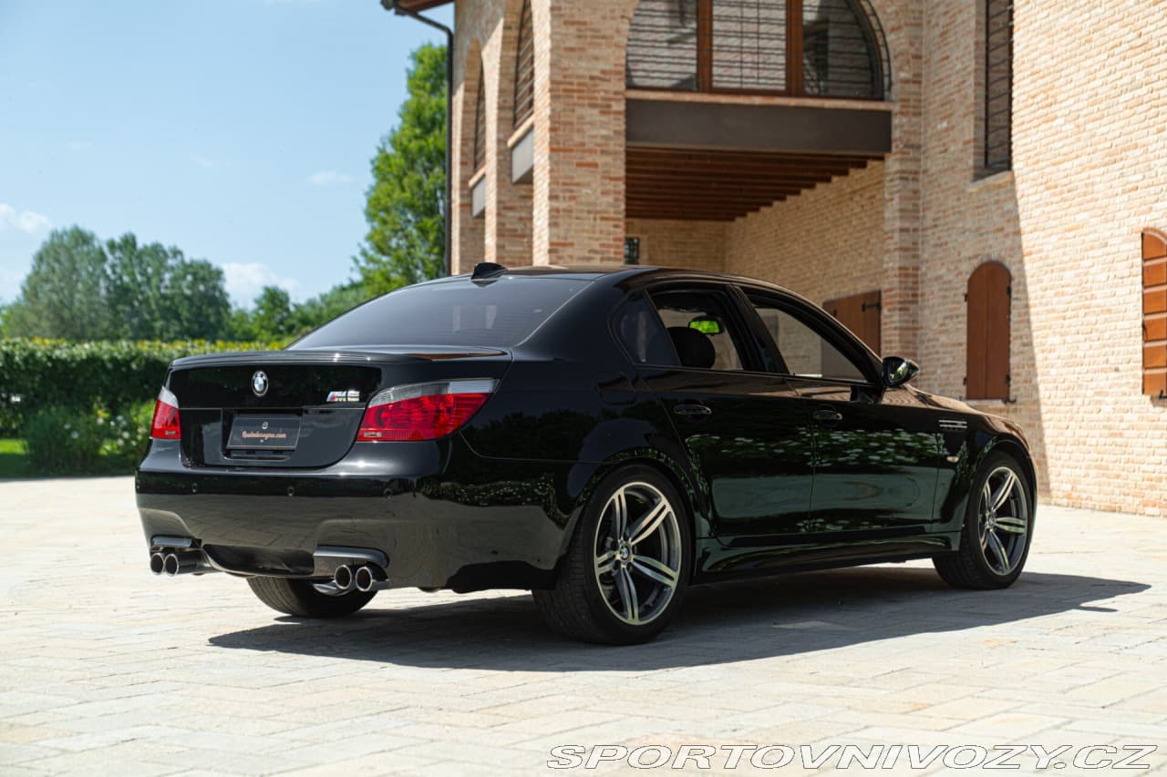 2005 BMW M5 - 6