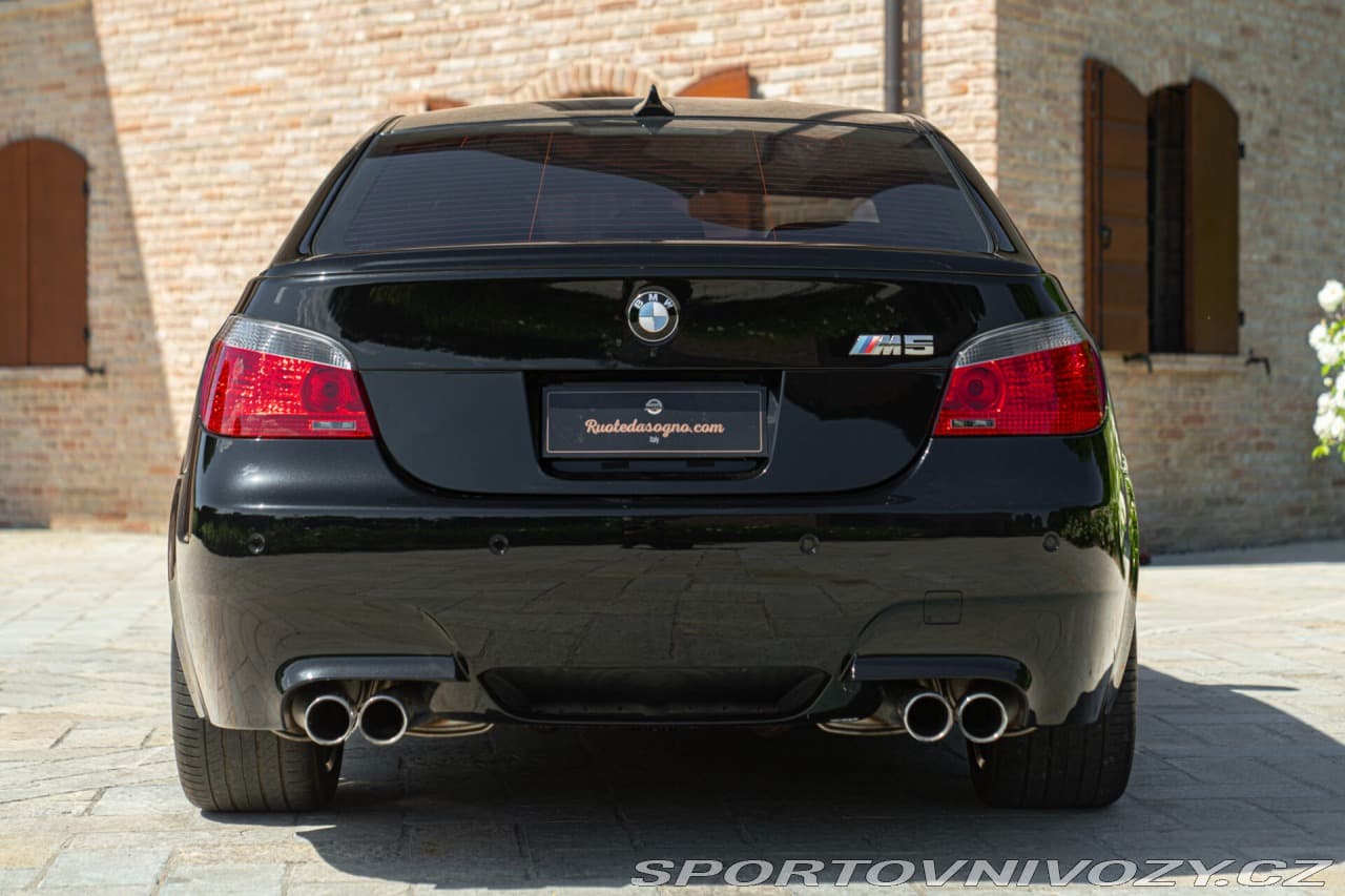 2005 BMW M5 - 8