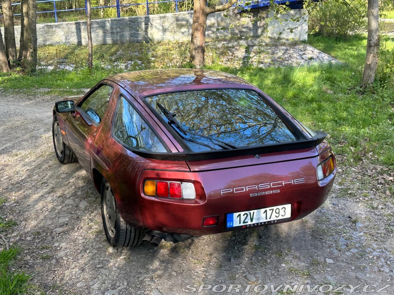 1984 Porsche 928 - 4