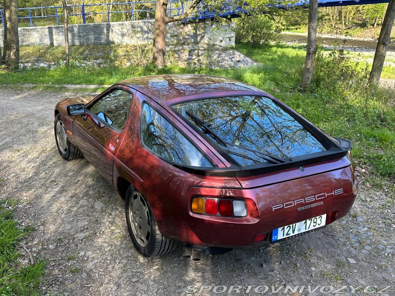 1984 Porsche 928 - 5