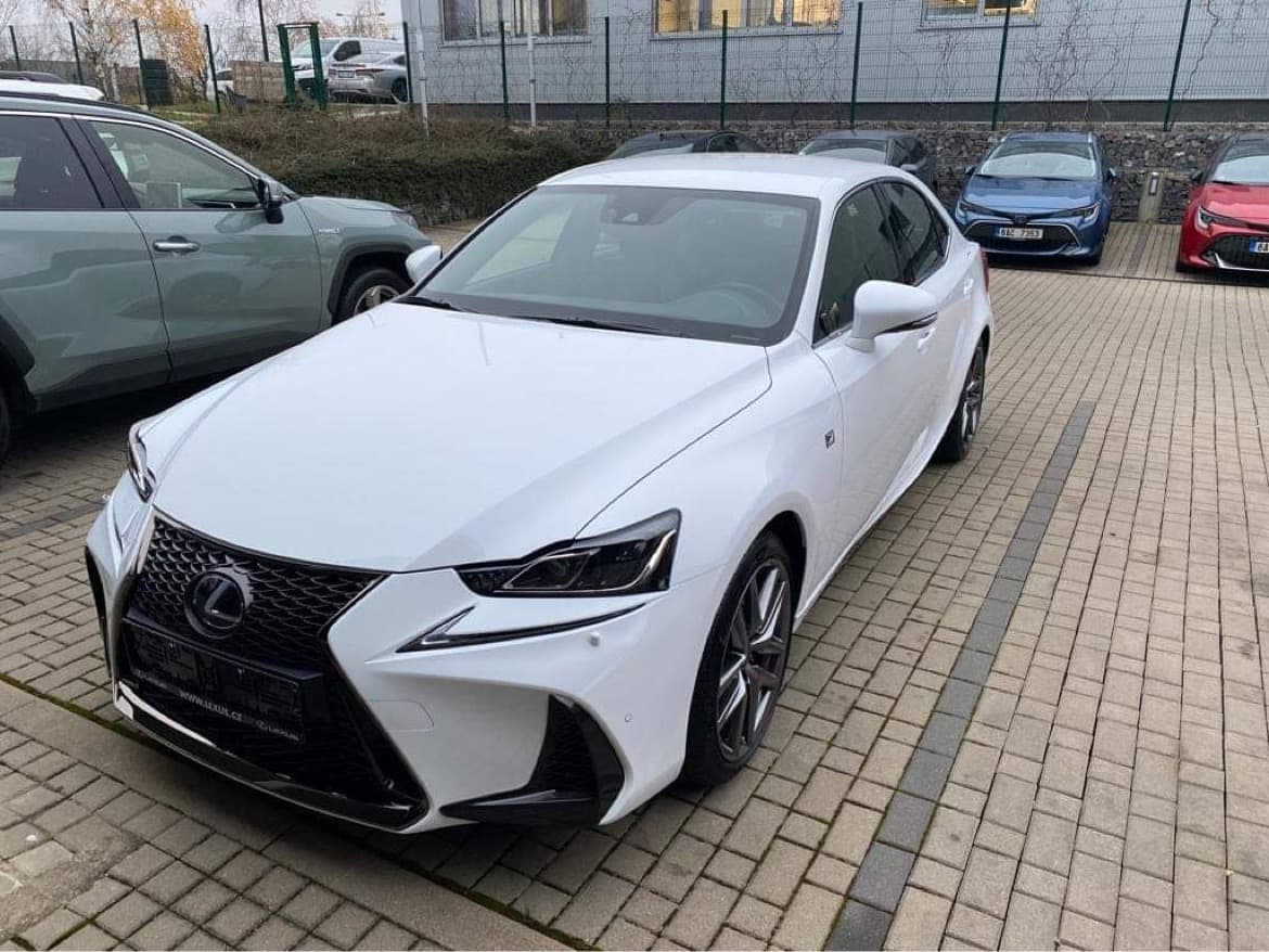 2020 Lexus IS