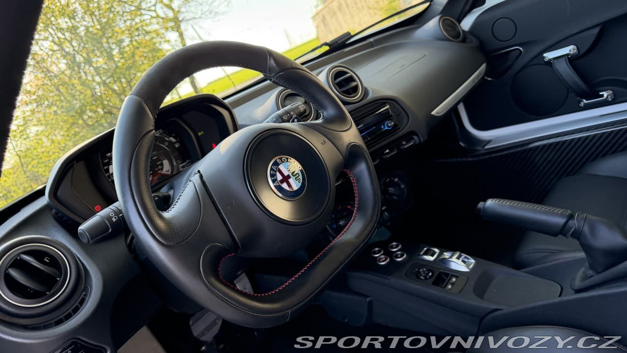 2016 Alfa Romeo 4C - 12