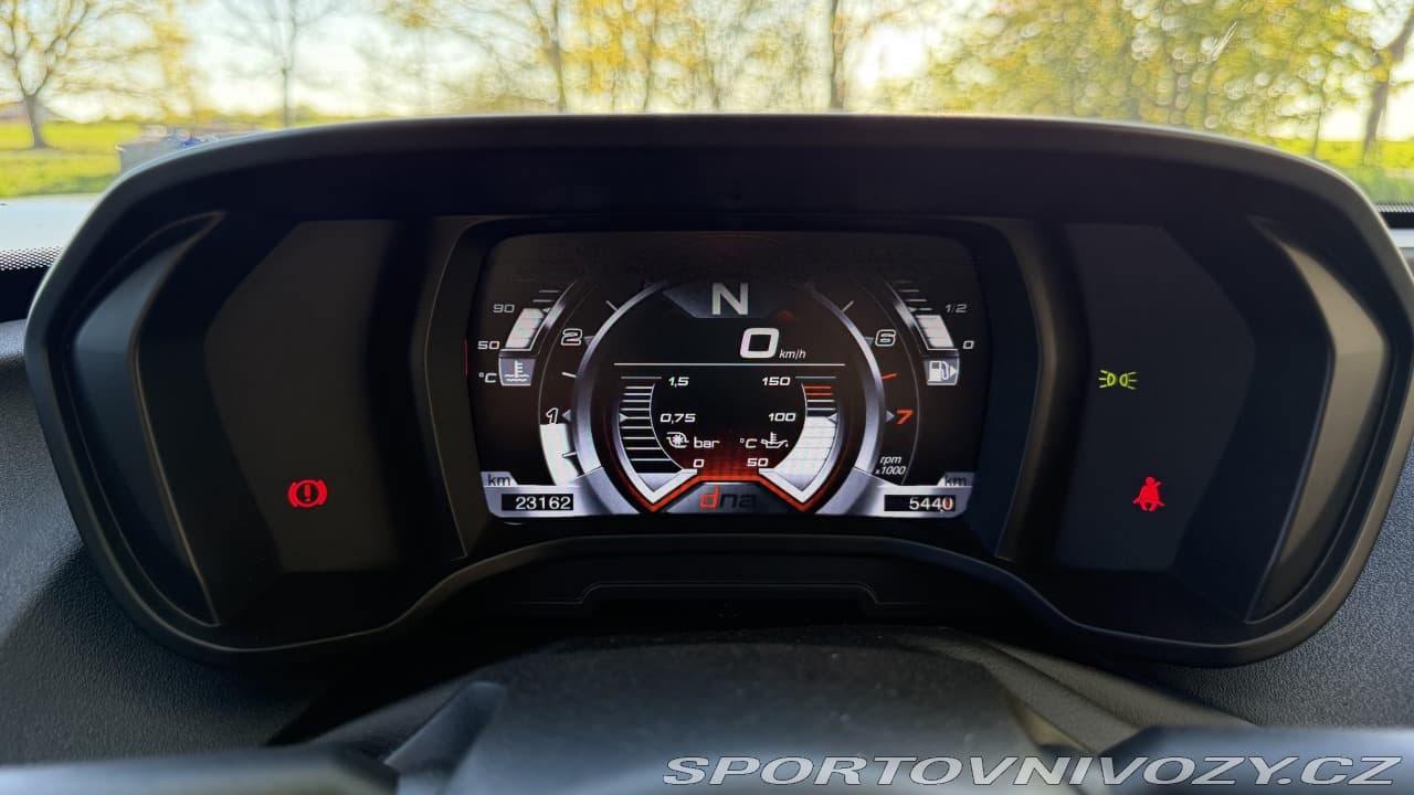 2016 Alfa Romeo 4C - 15