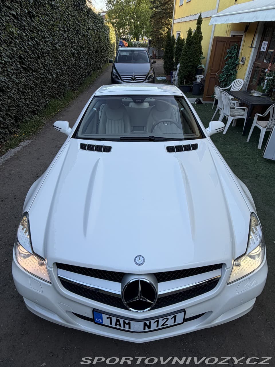 2010 Mercedes-Benz SL - 11