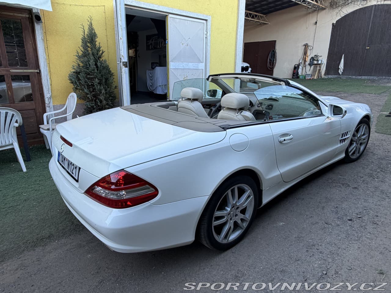 2010 Mercedes-Benz SL - 4