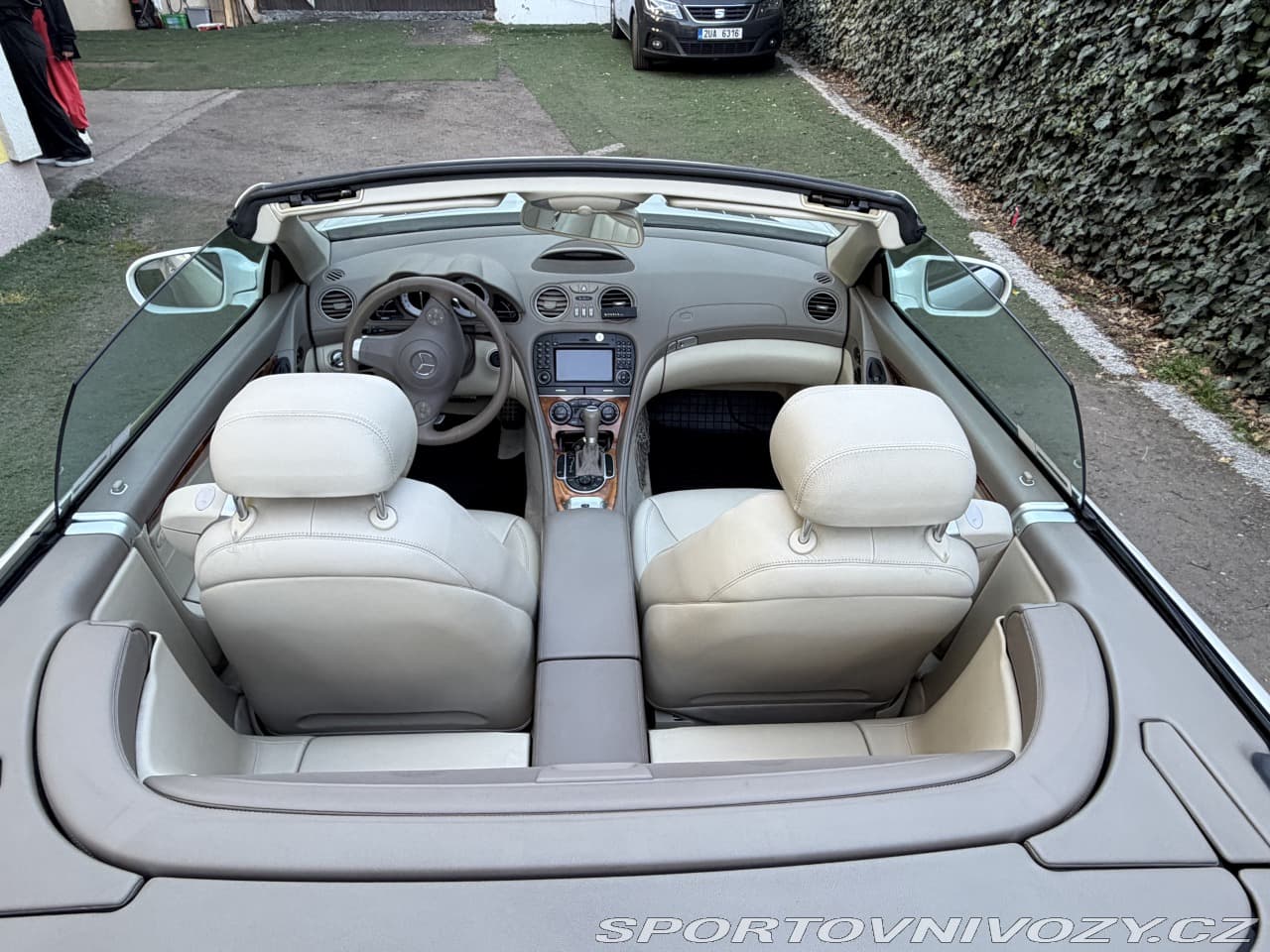 2010 Mercedes-Benz SL - 7