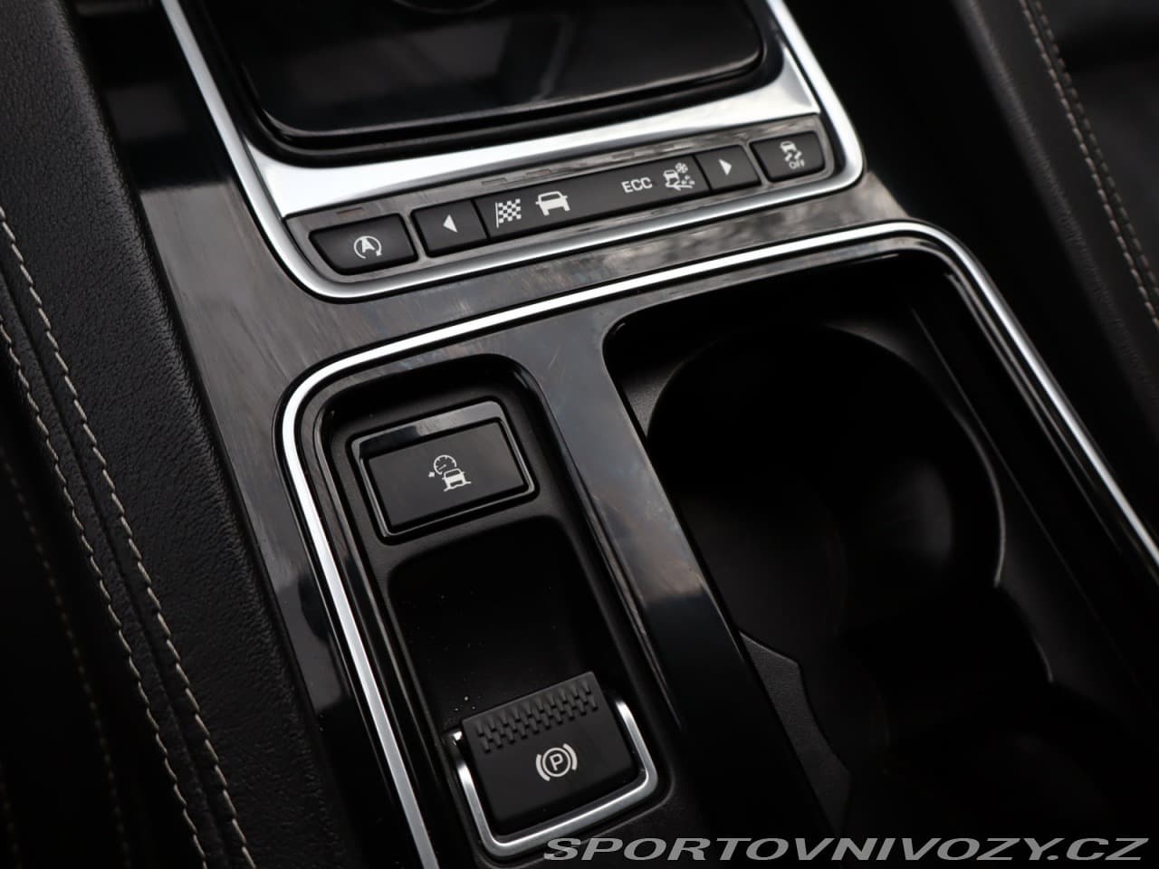 2018 Jaguar F-PACE - 15