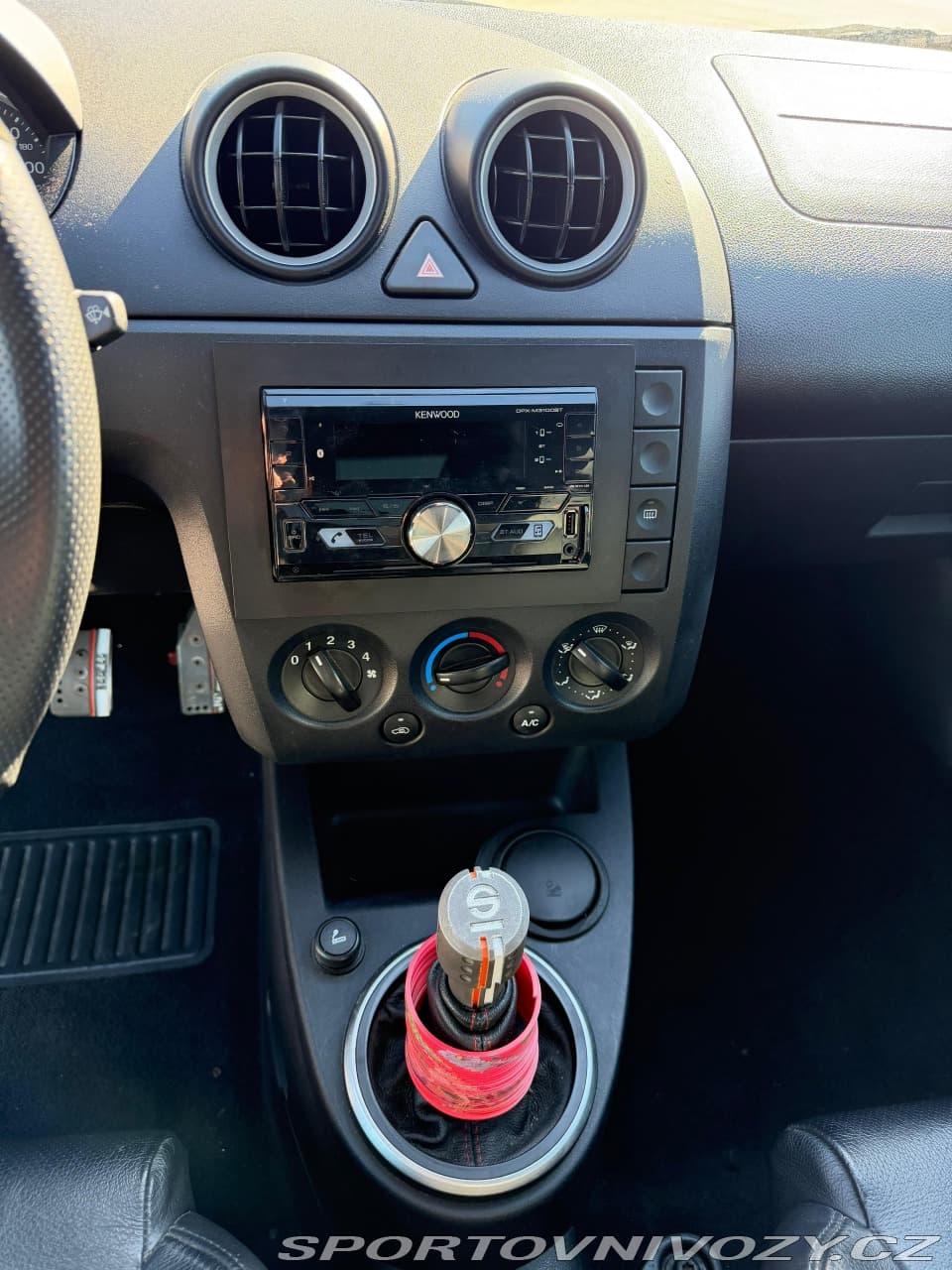 2005 Ford FIESTA - 11