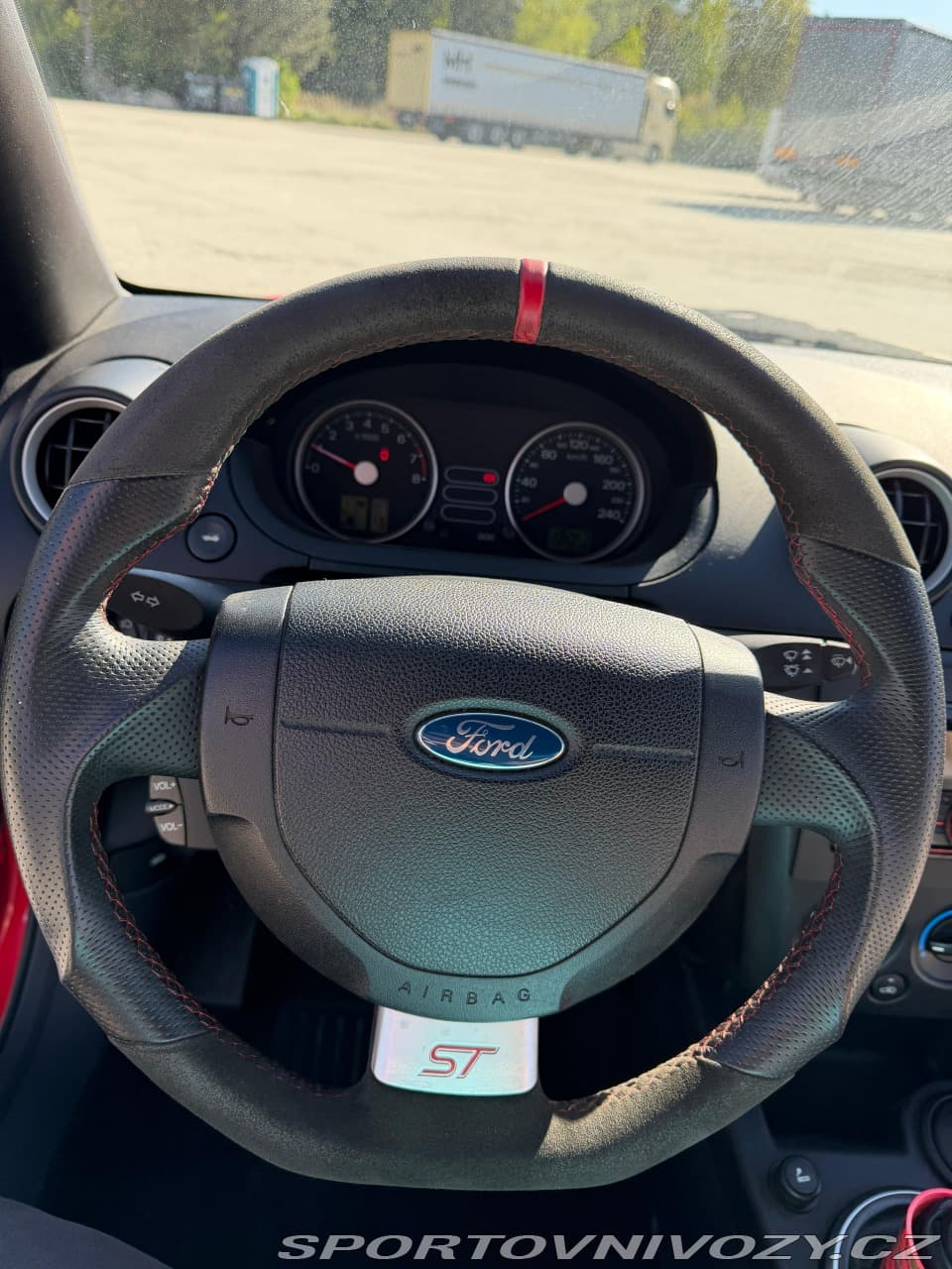 2005 Ford FIESTA - 8