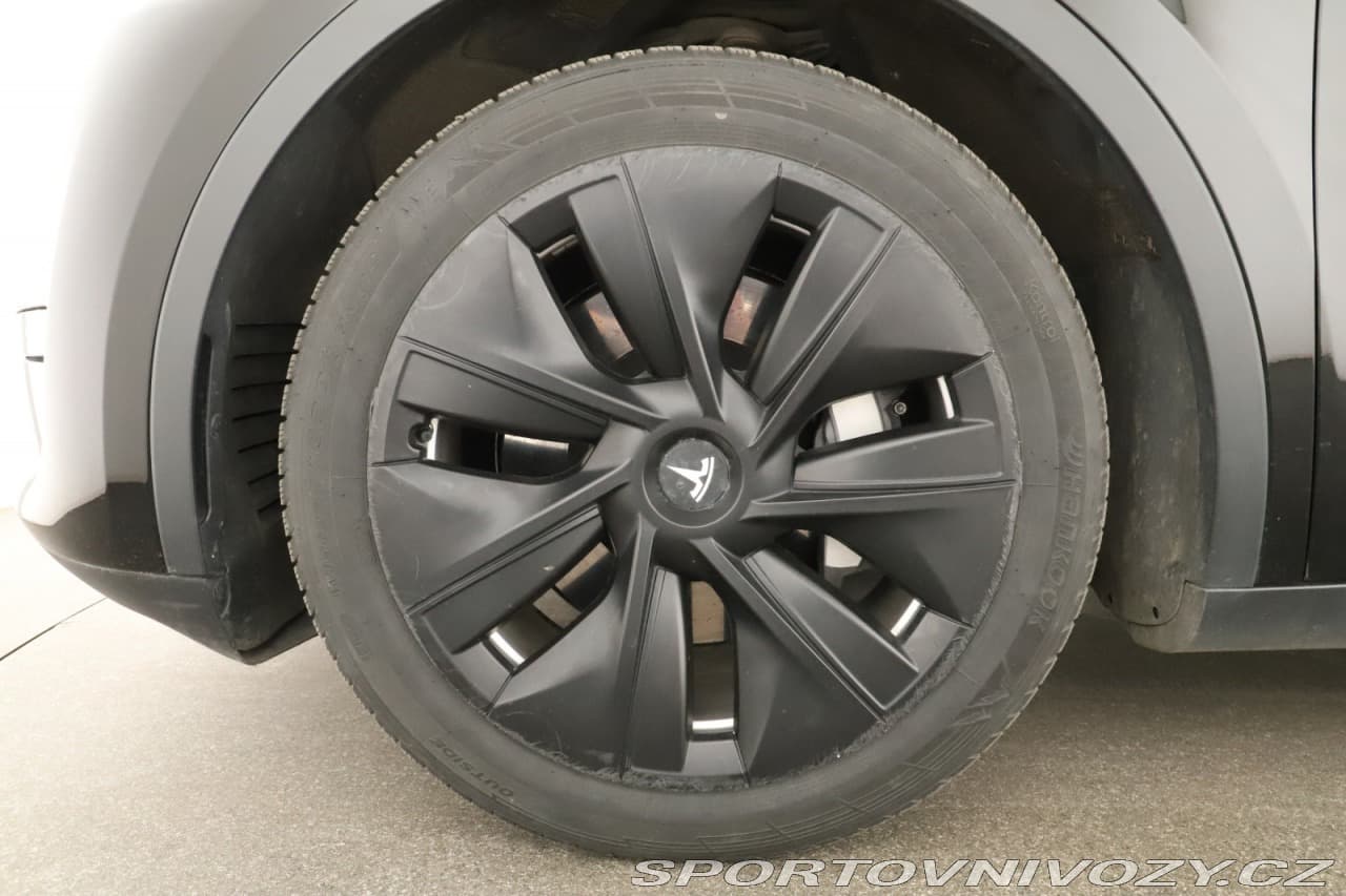 2023 Tesla MODEL Y - 12