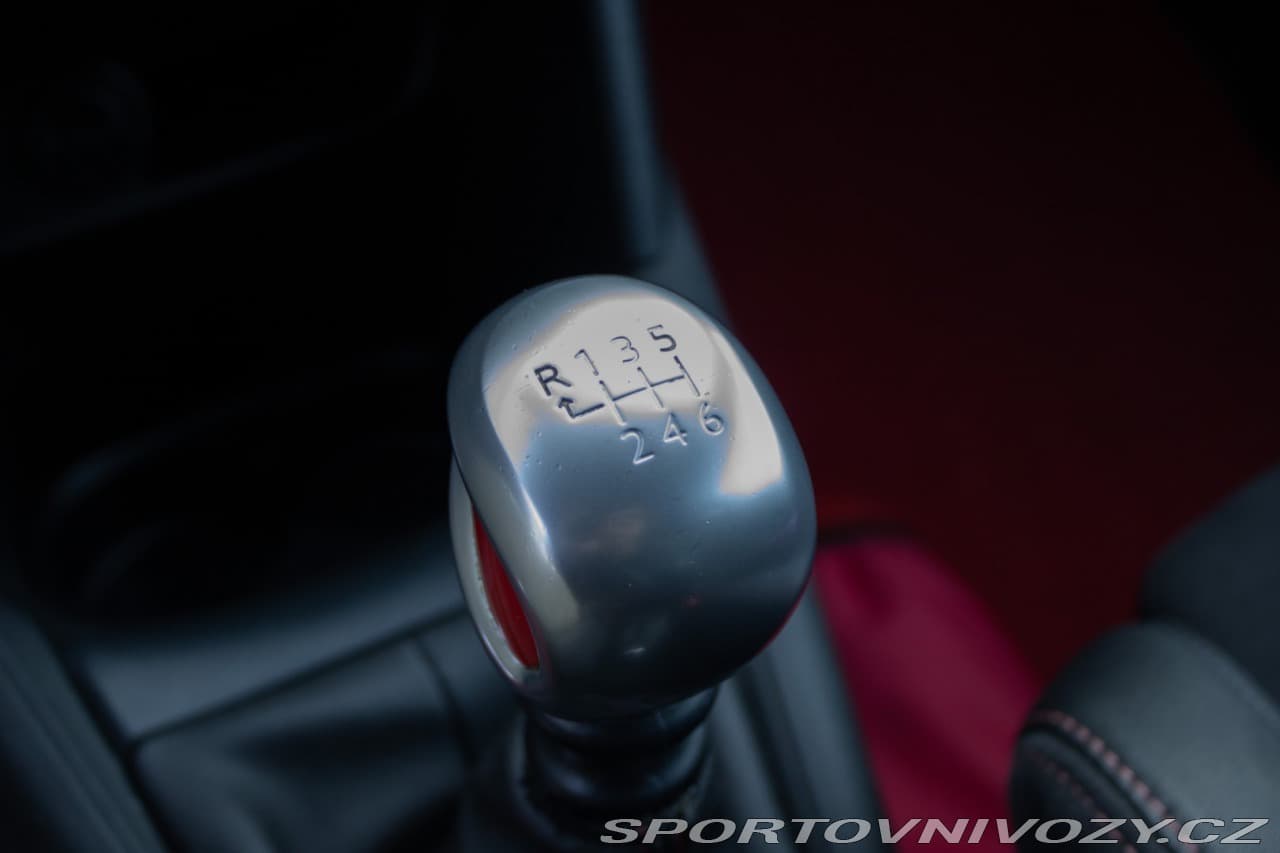 2018 Peugeot 208 - 16