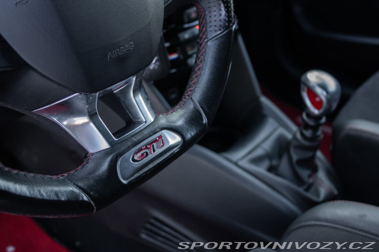 2018 Peugeot 208 - 17