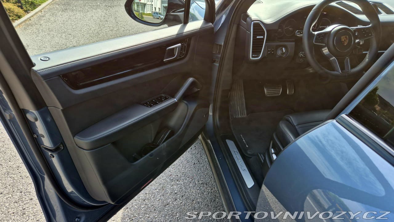 2018 Porsche CAYENNE - 10