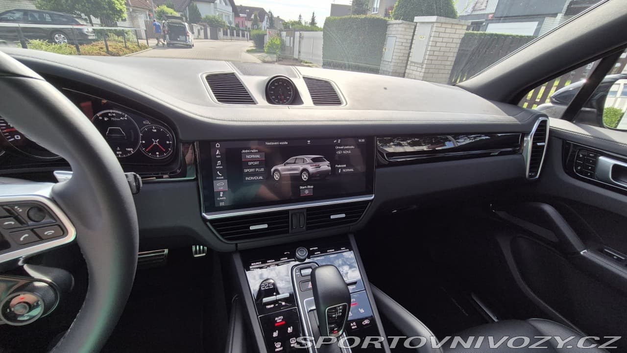 2018 Porsche CAYENNE - 14