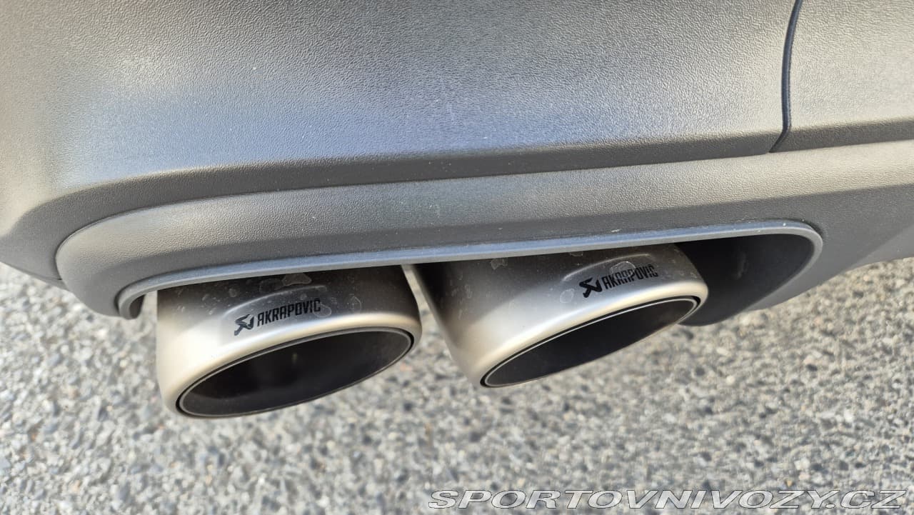 2018 Porsche CAYENNE - 17