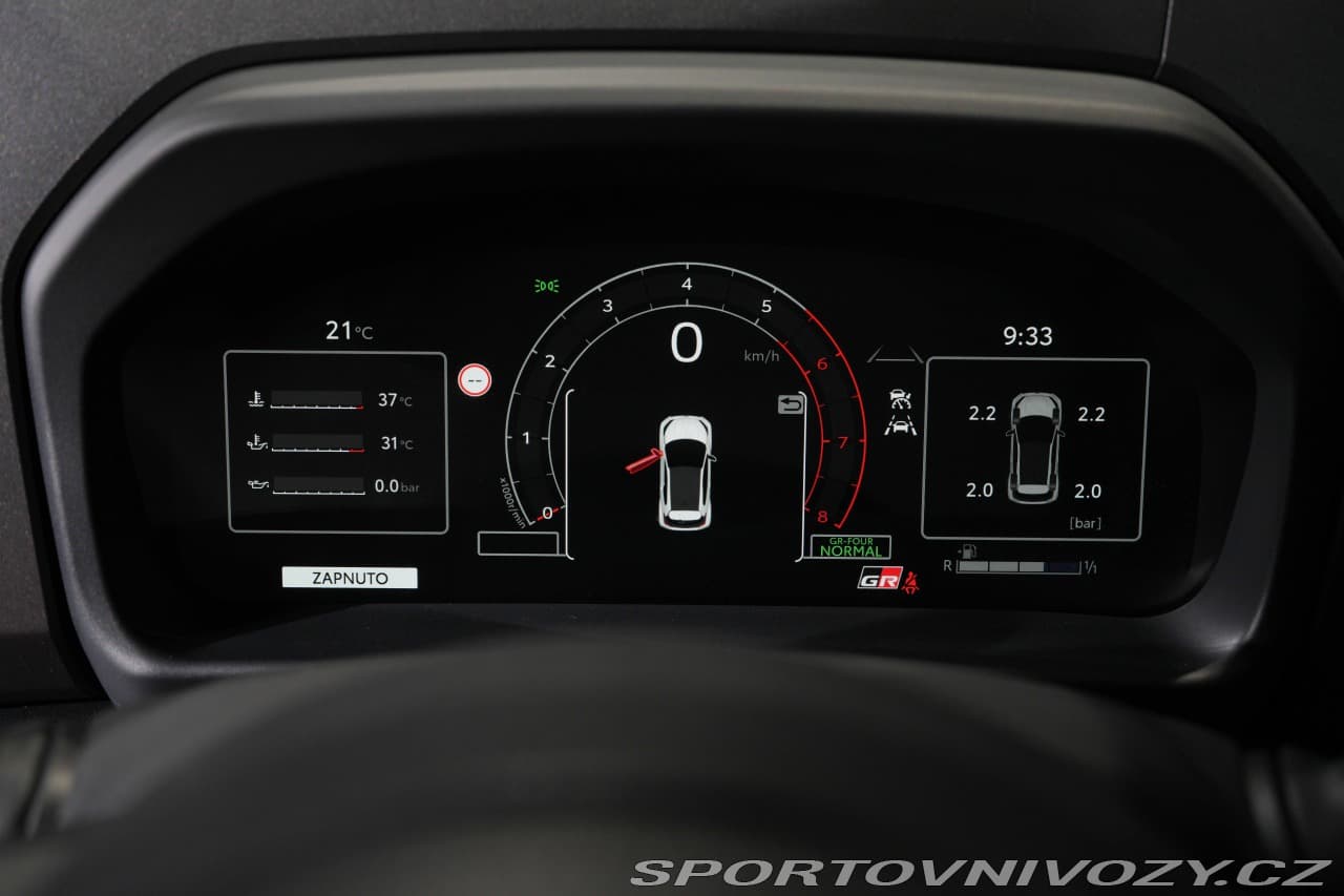 2024 Toyota YARIS - 11