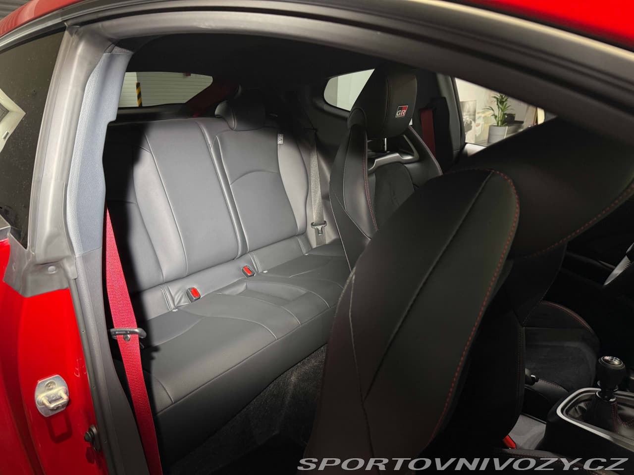2024 Toyota YARIS - 13