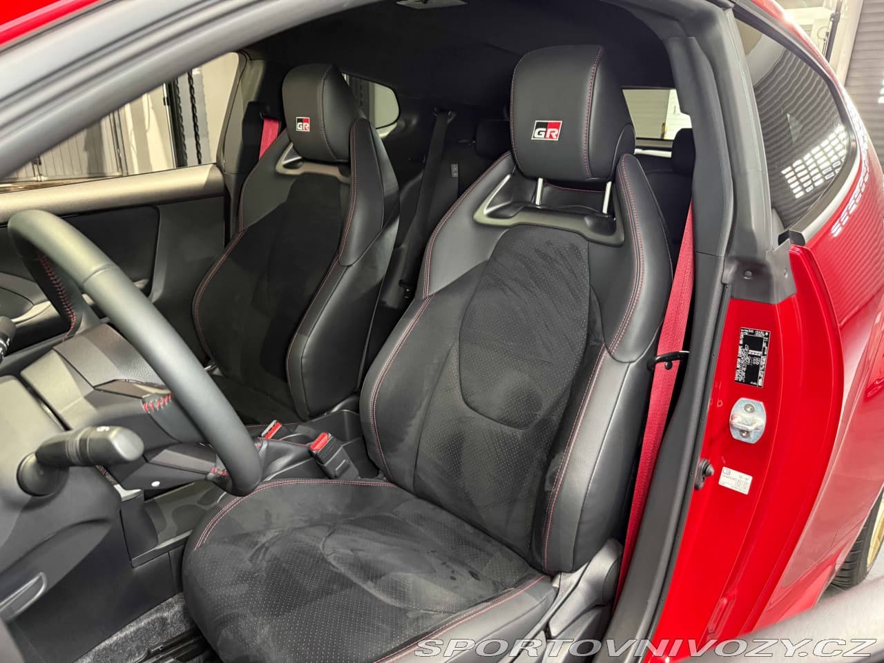 2024 Toyota YARIS - 18