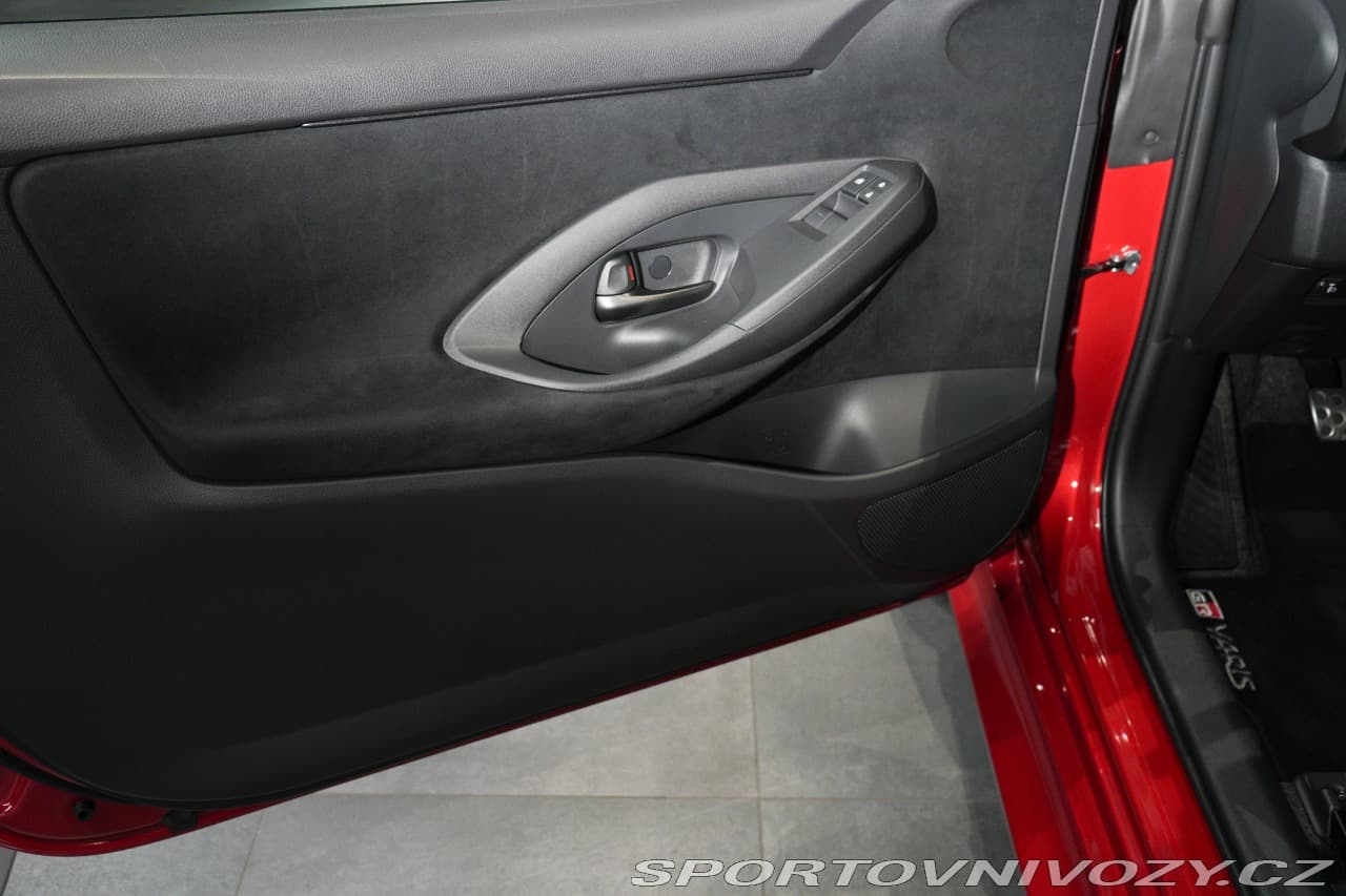 2024 Toyota YARIS - 5