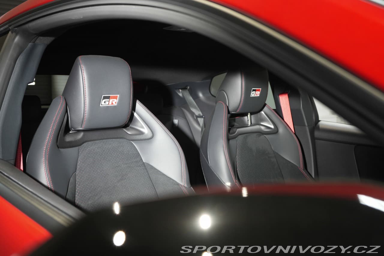 2024 Toyota YARIS - 7
