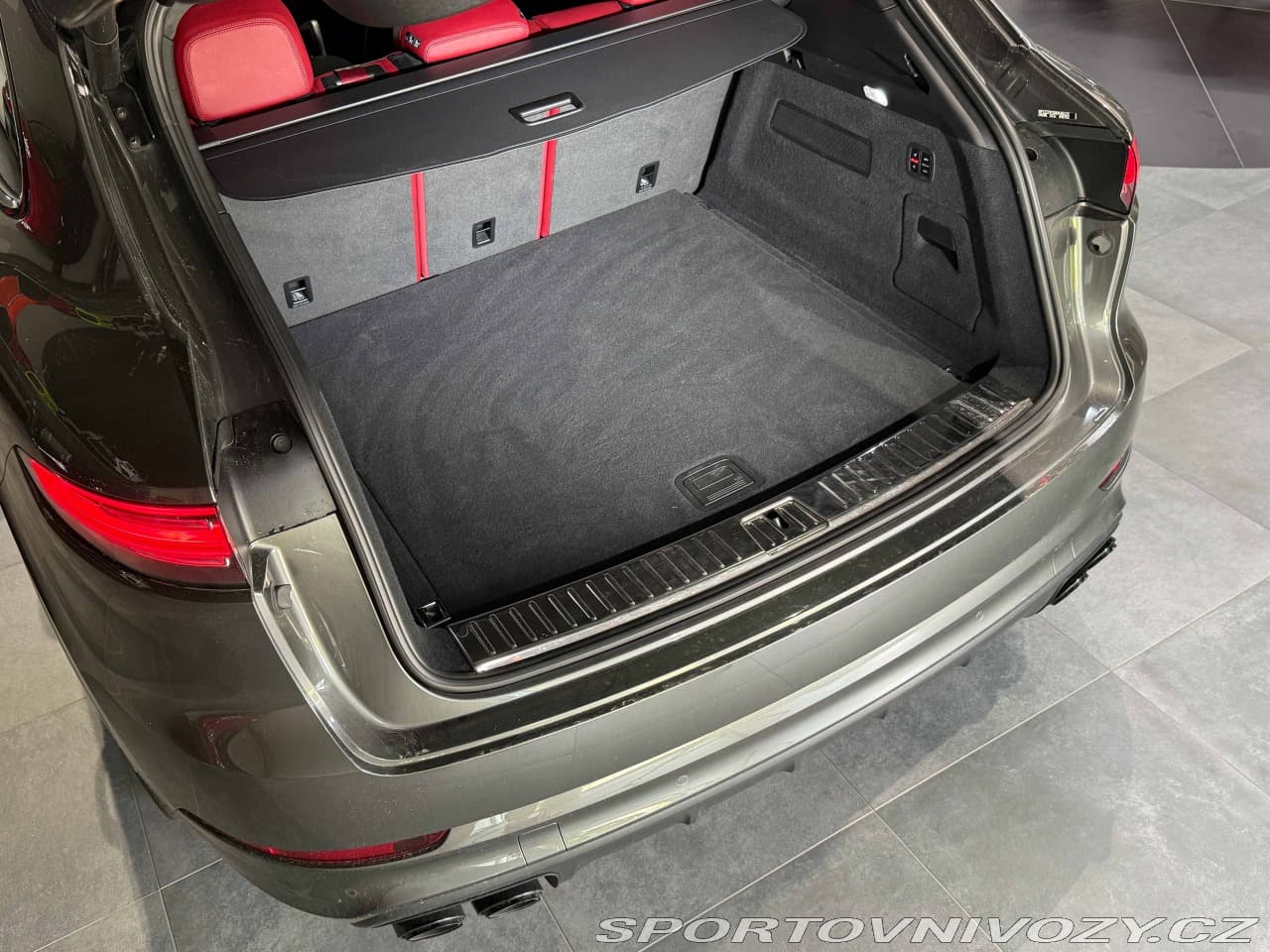 2021 Porsche CAYENNE - 11