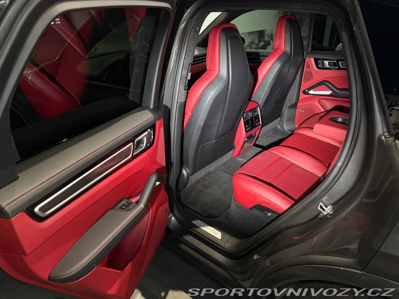 2021 Porsche CAYENNE - 19