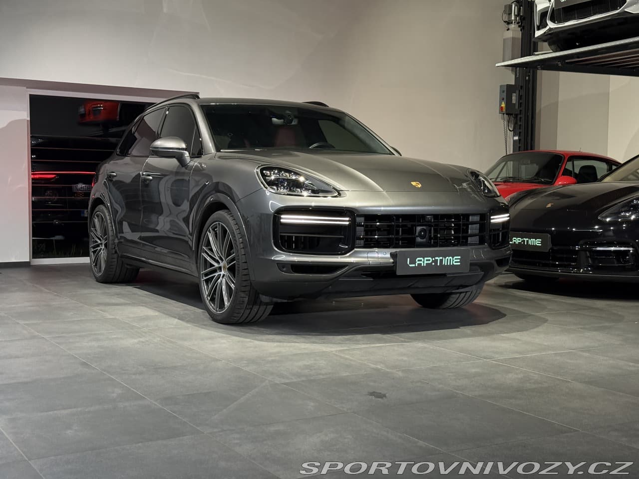 2021 Porsche CAYENNE - 4