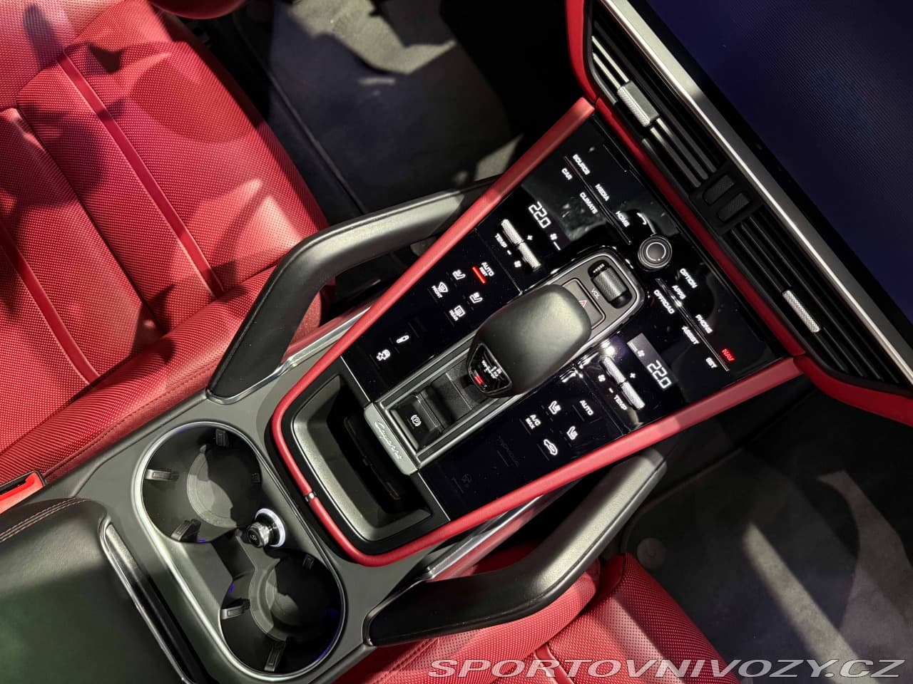 2021 Porsche CAYENNE - 6