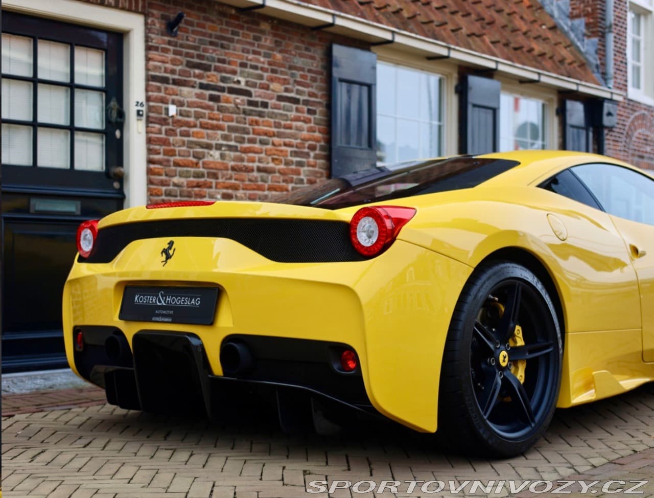 2015 Ferrari 458 - 17