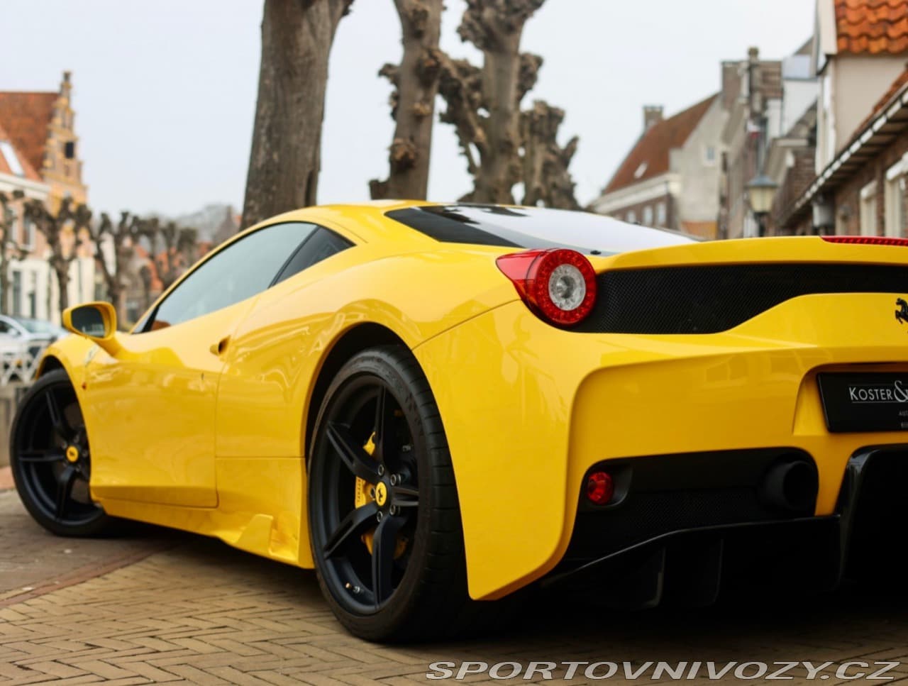 2015 Ferrari 458 - 4