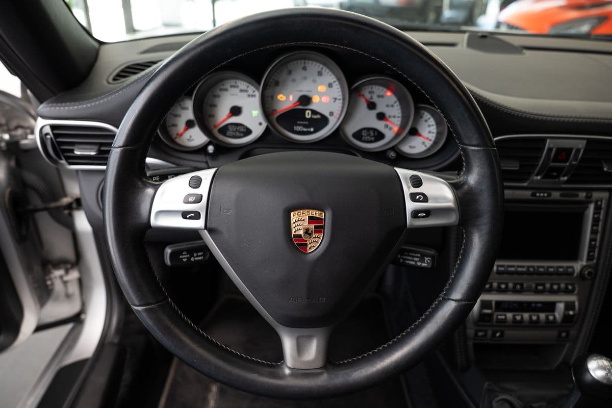 2005 Porsche 911 - 6