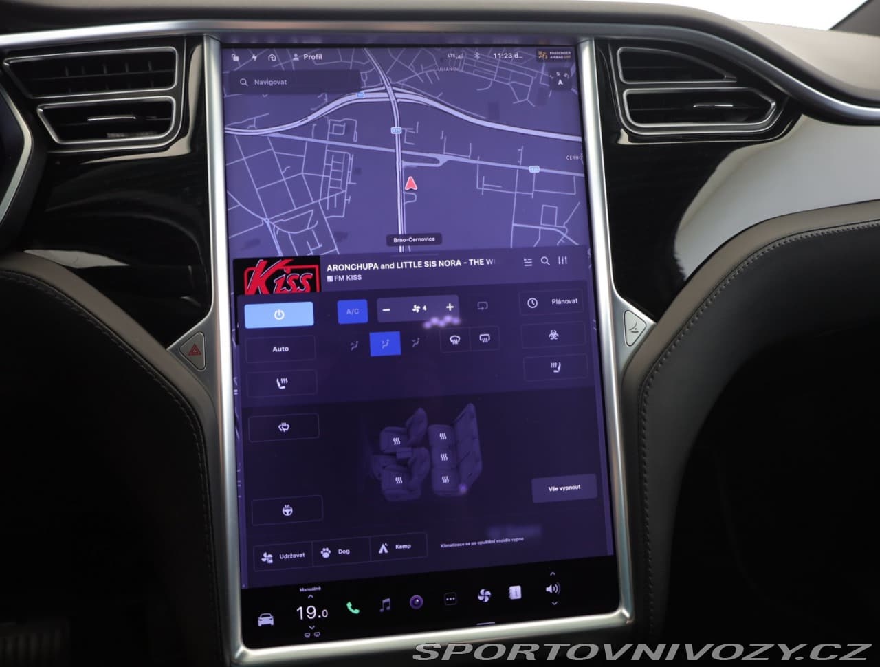 2018 Tesla MODEL X - 11