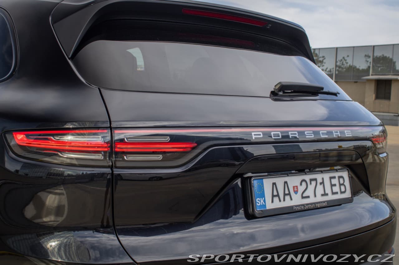 2019 Porsche CAYENNE - 12