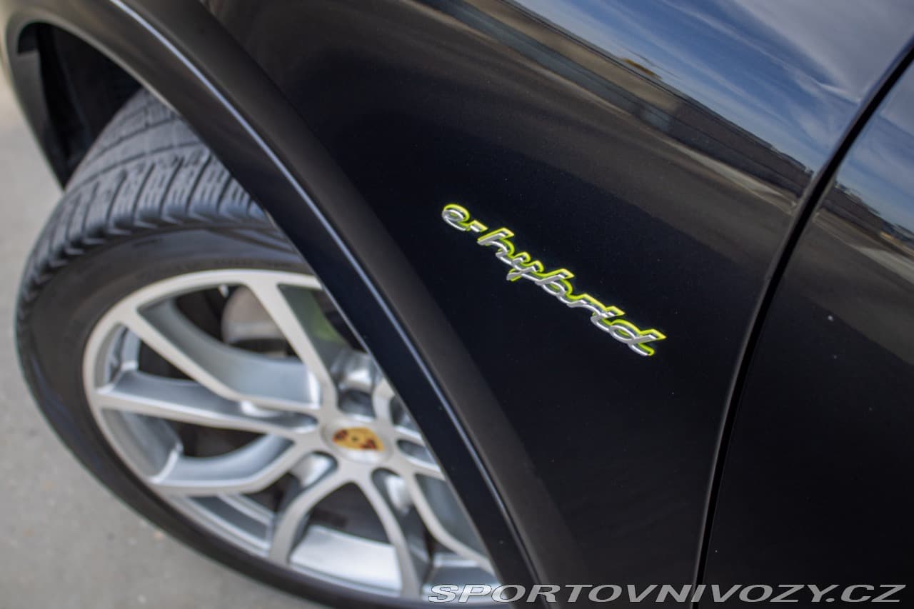 2019 Porsche CAYENNE - 17
