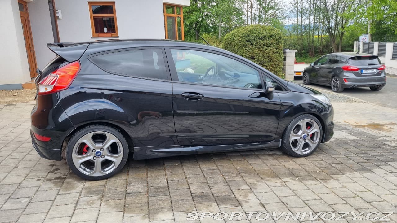 2015 Ford FIESTA - 10