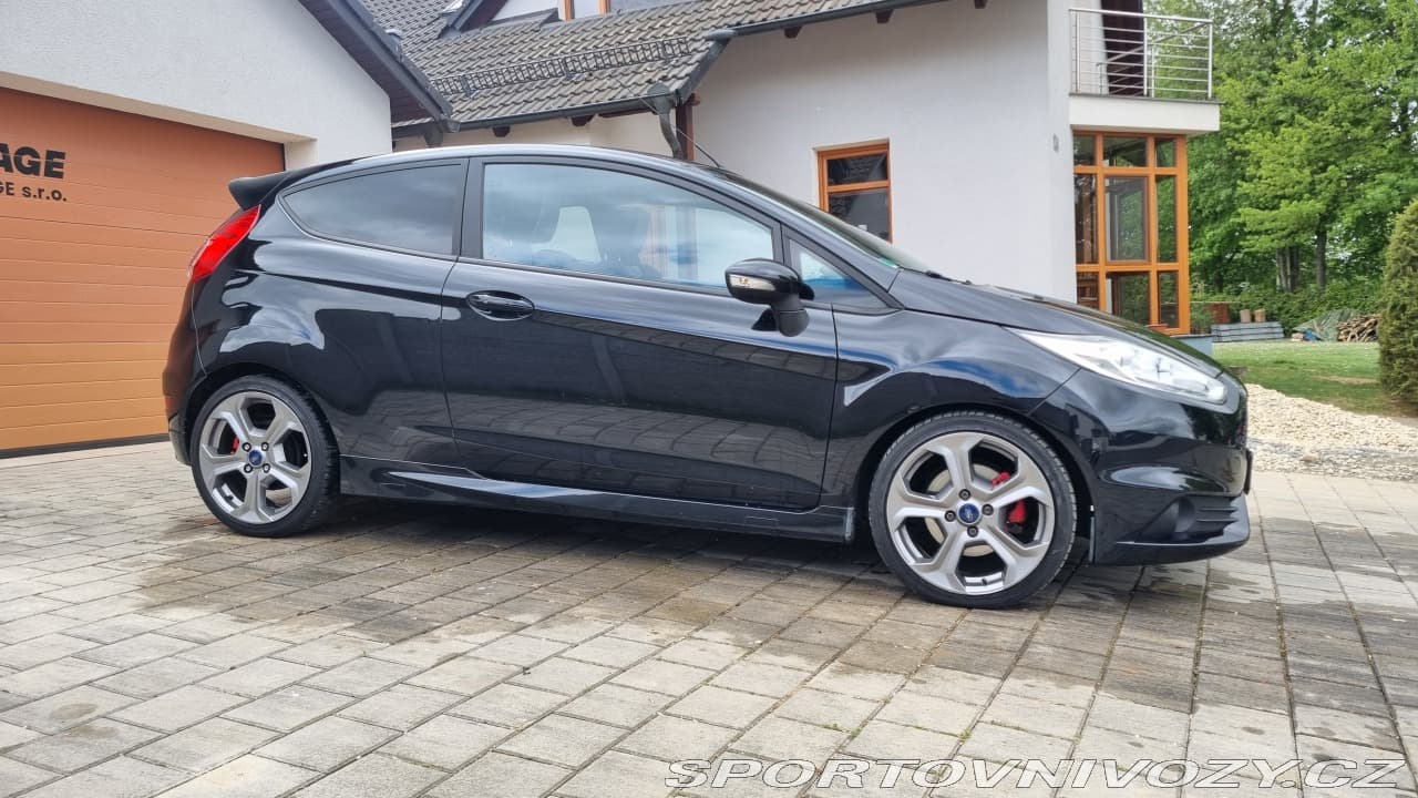 2015 Ford FIESTA - 11