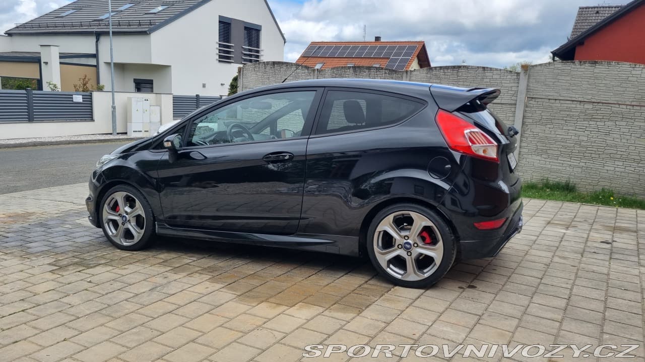 2015 Ford FIESTA - 12