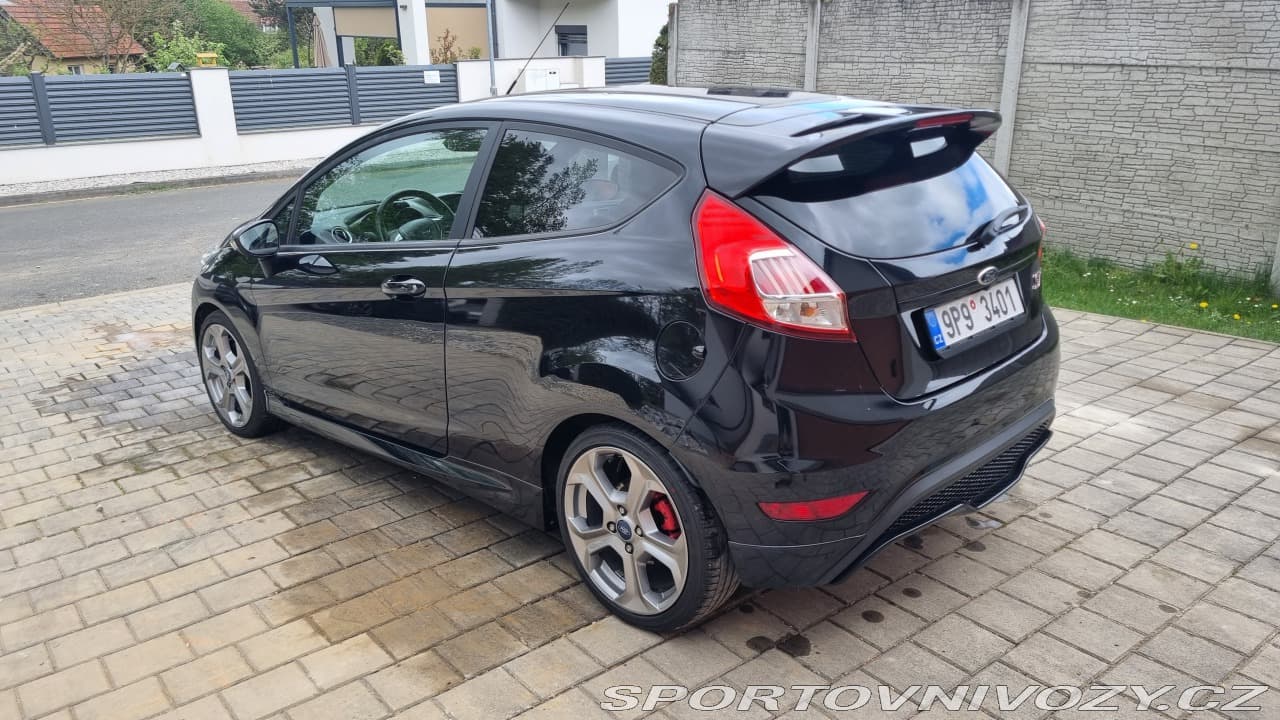 2015 Ford FIESTA - 8
