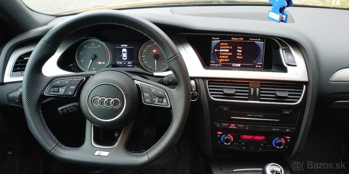2010 Audi S4 - 10