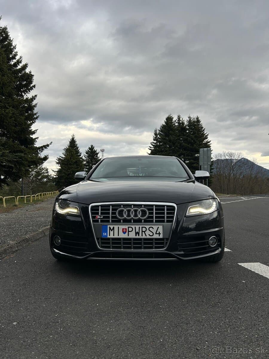 2010 Audi S4 - 11