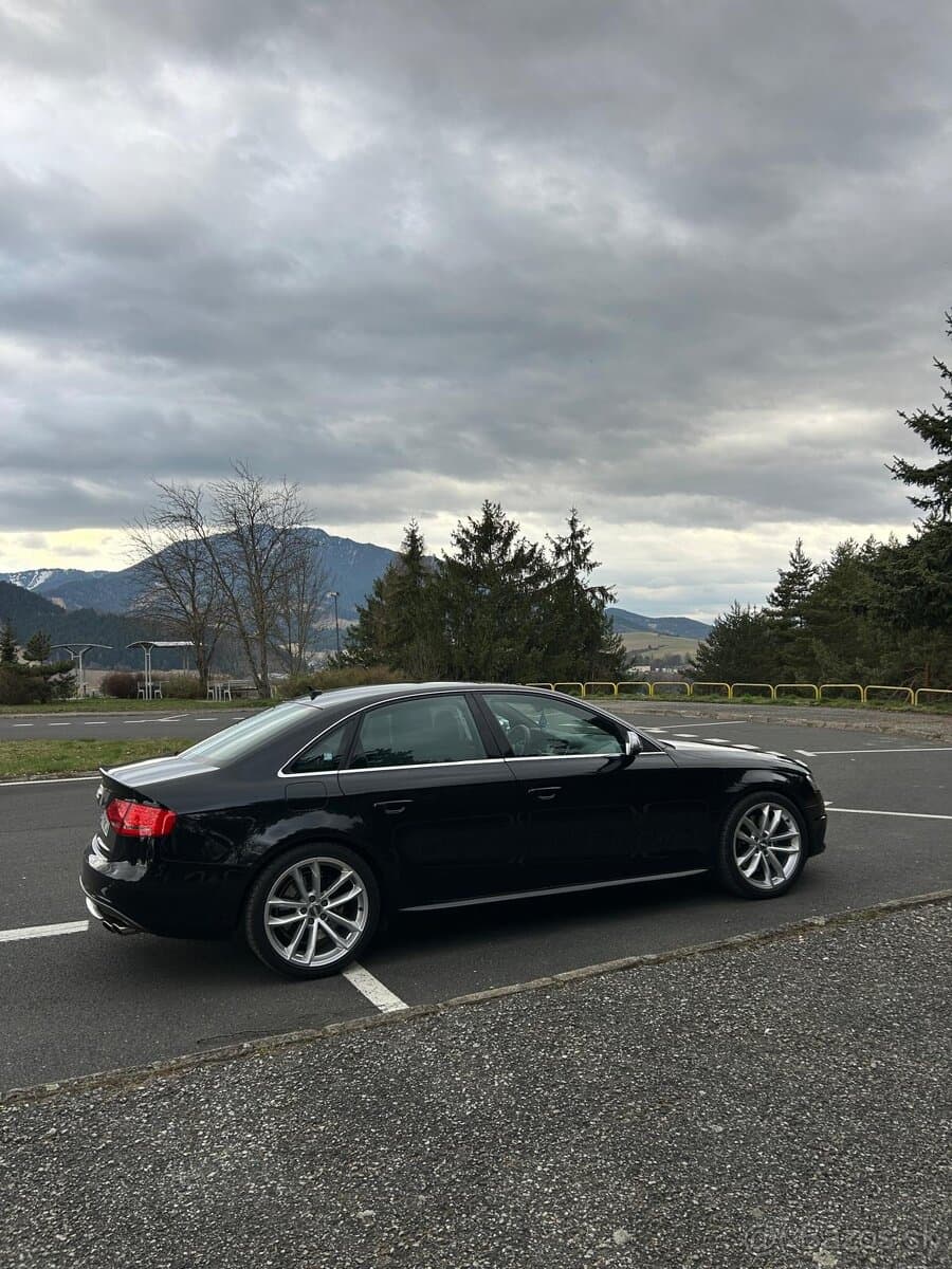 2010 Audi S4 - 13