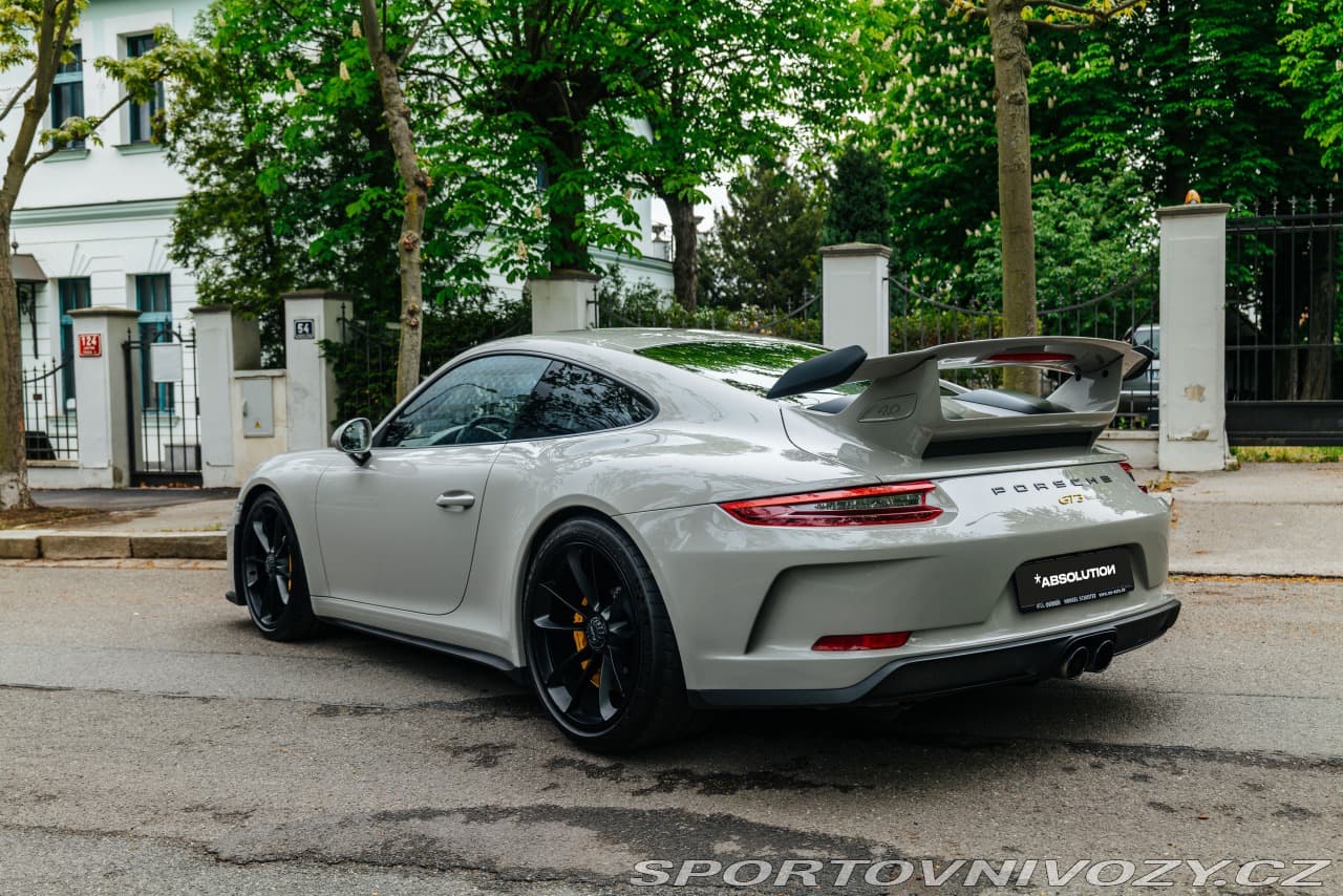 2017 Porsche 911 - 15