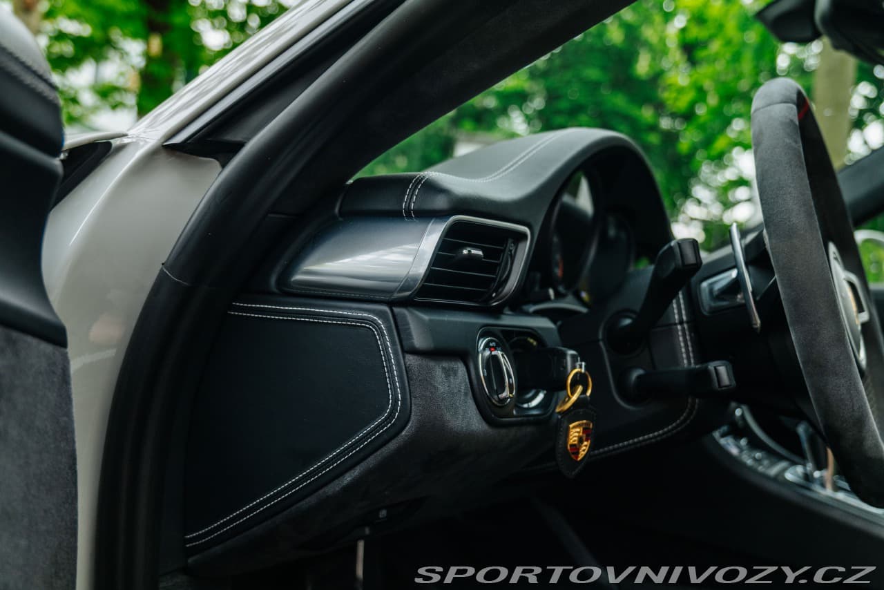 2017 Porsche 911 - 3
