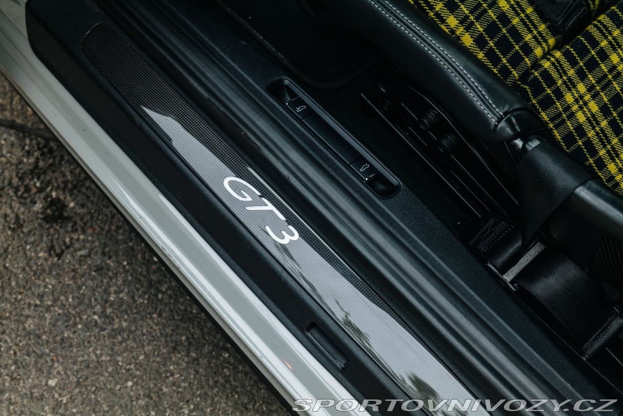2017 Porsche 911 - 7