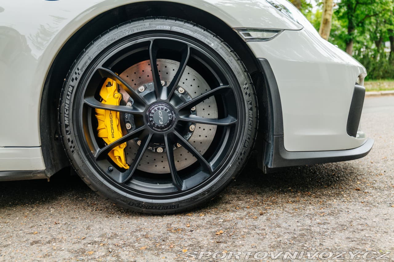2017 Porsche 911 - 9
