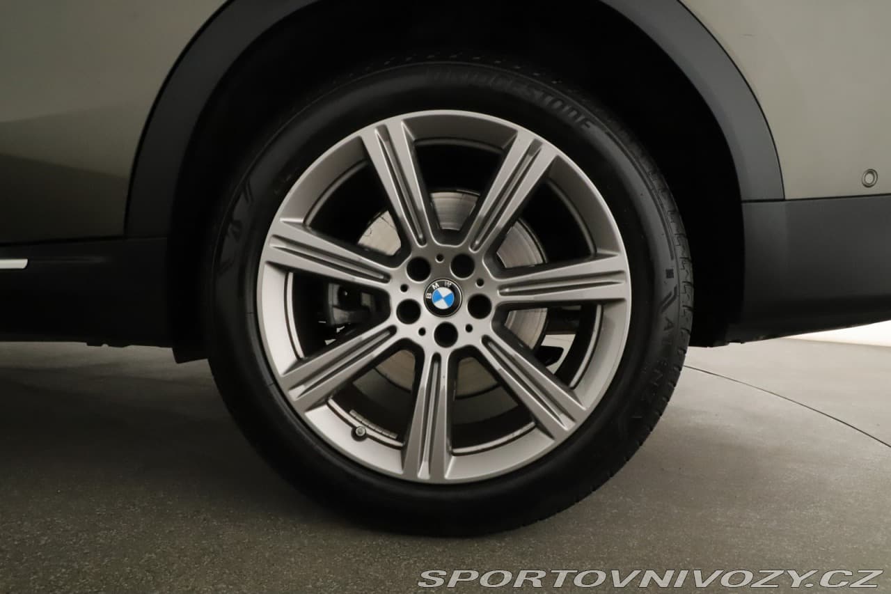 2022 BMW X6 - 12