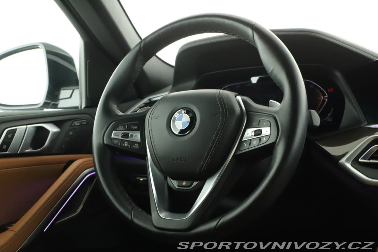2022 BMW X6 - 16